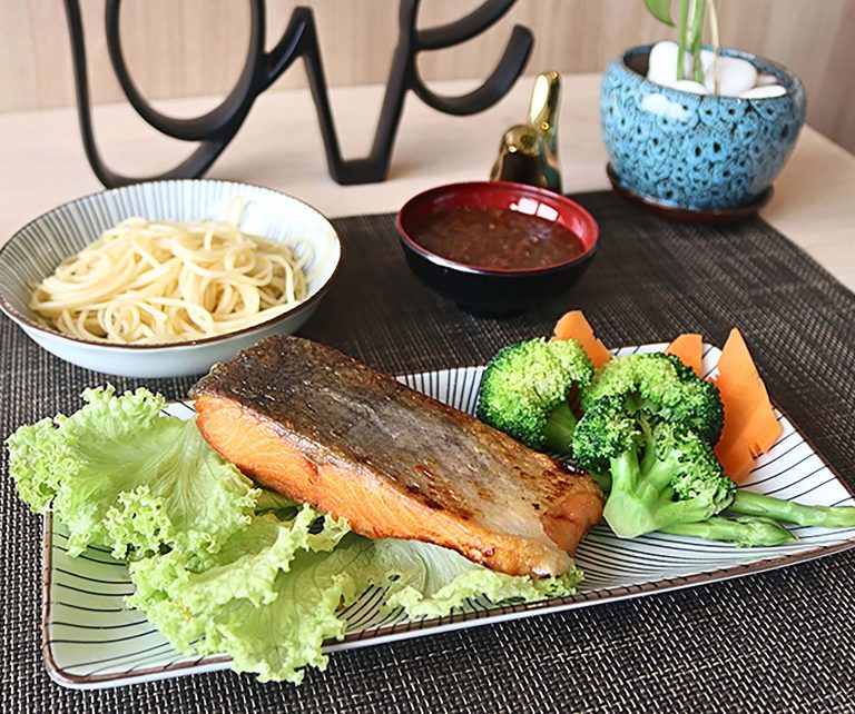 Panfry Salmon with Lotus Sauce (E)
